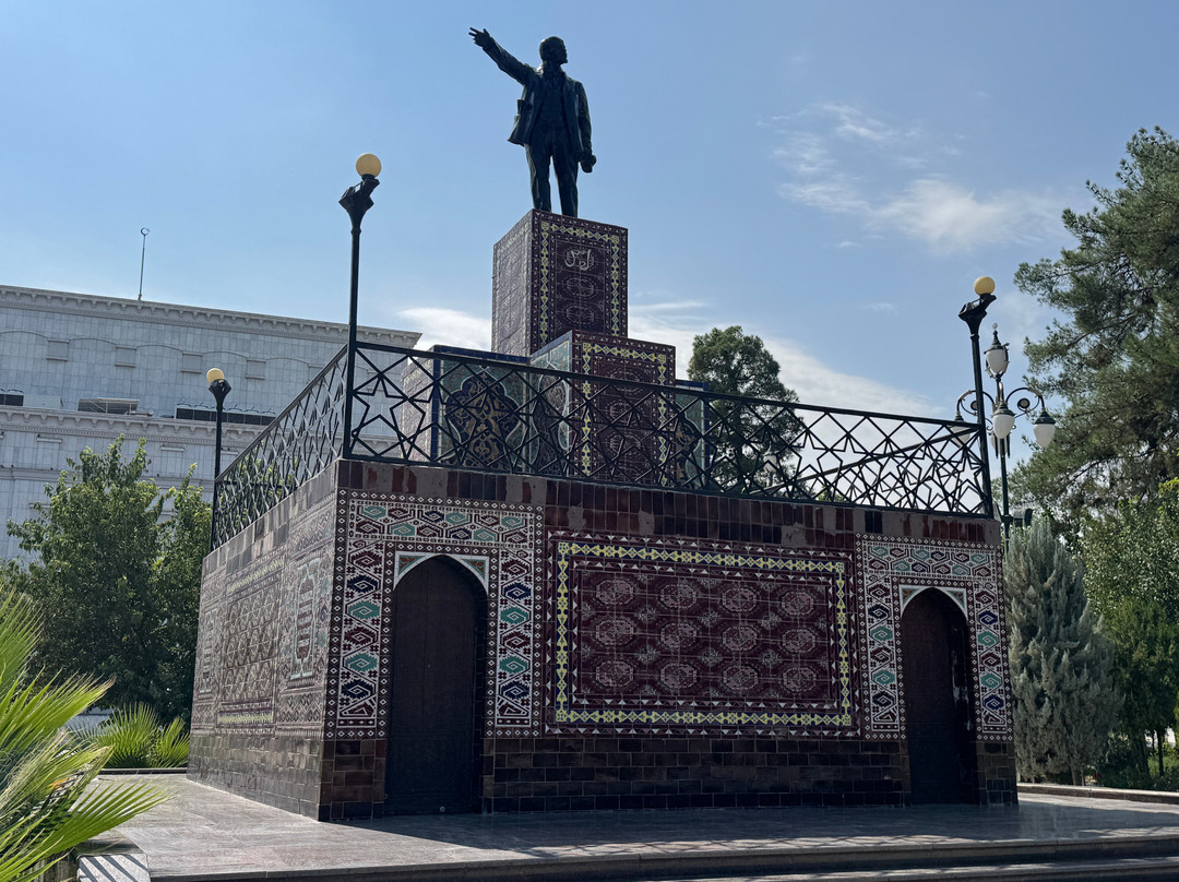 Statue of Lenin