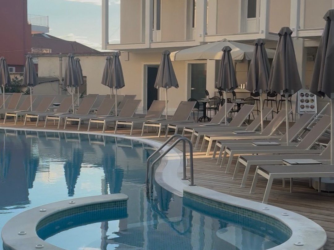 Royal Nidri Suites