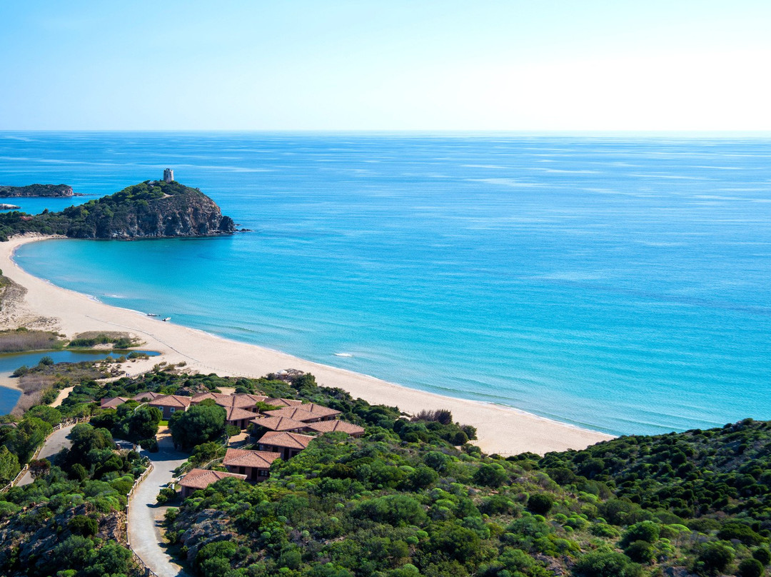 Chia酒店住宿-Baia di Chia Resort Sardinia, Curio Collection by Hilton