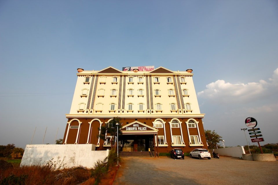 Hotel Samanya Palace