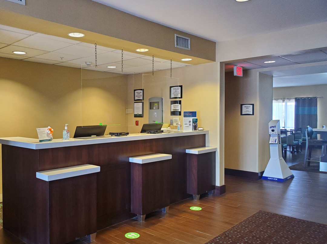 昆西希尔顿恒庭酒店主图