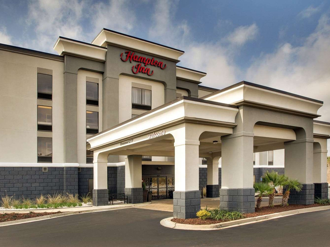 耶马西南波恩特希尔顿恒庭酒店主图