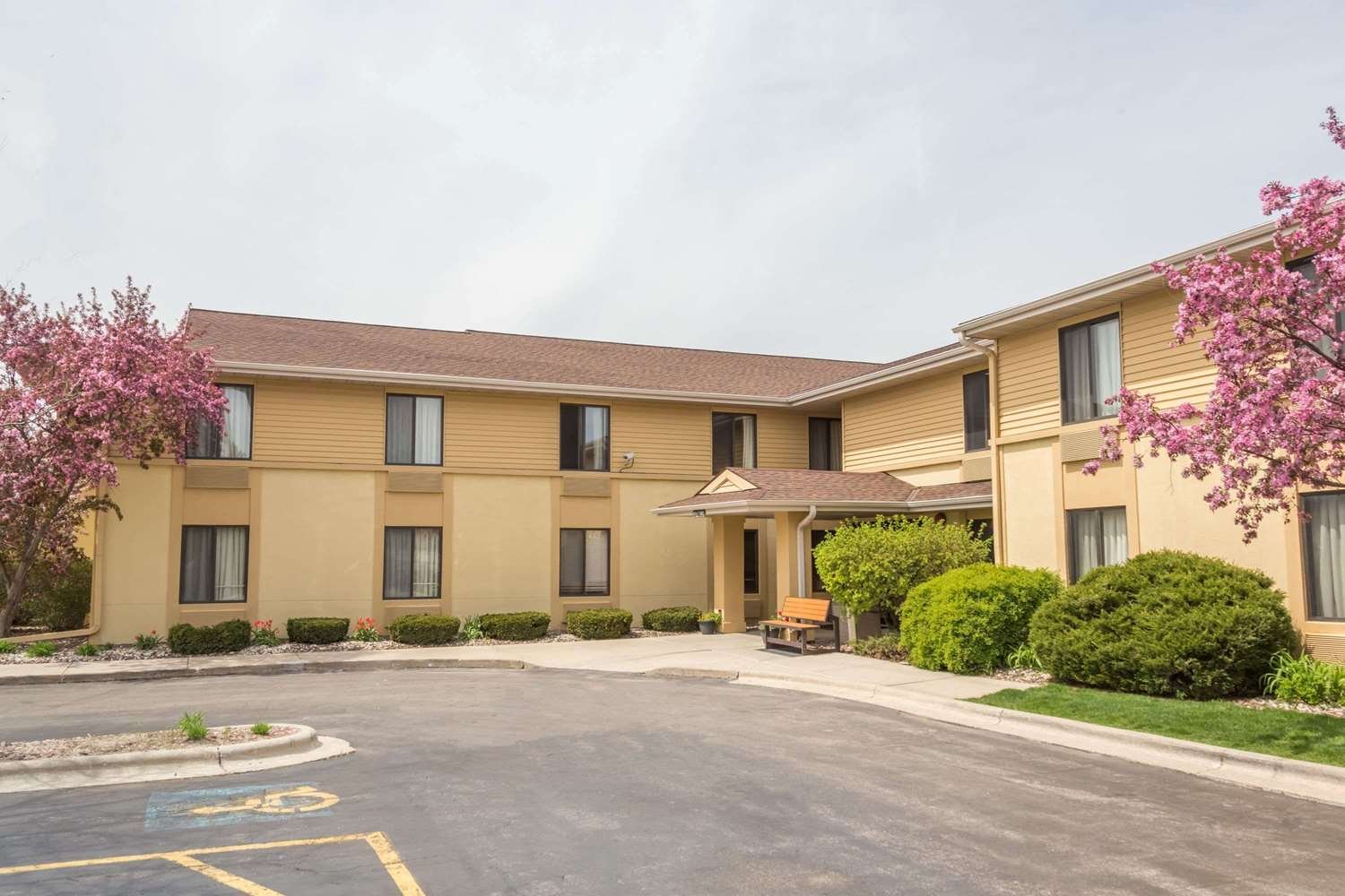 Super 8 by Wyndham Germantown/Milwaukee-官方