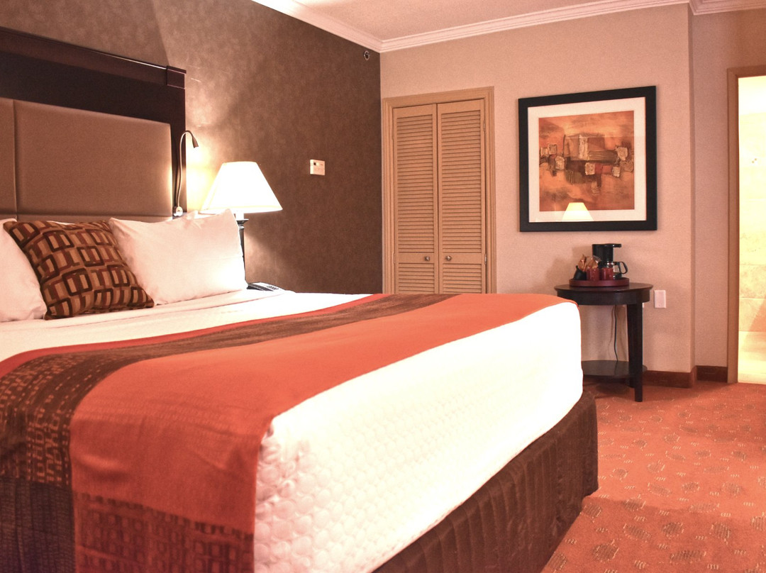 Hamilton Plaza Hotel and Conference Center