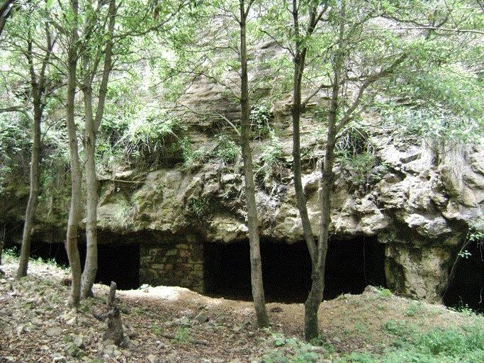 Gruta do Figueiral景点图片