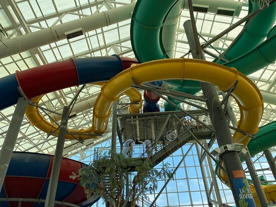 WaTiki Indoor Waterpark Resort景点图片