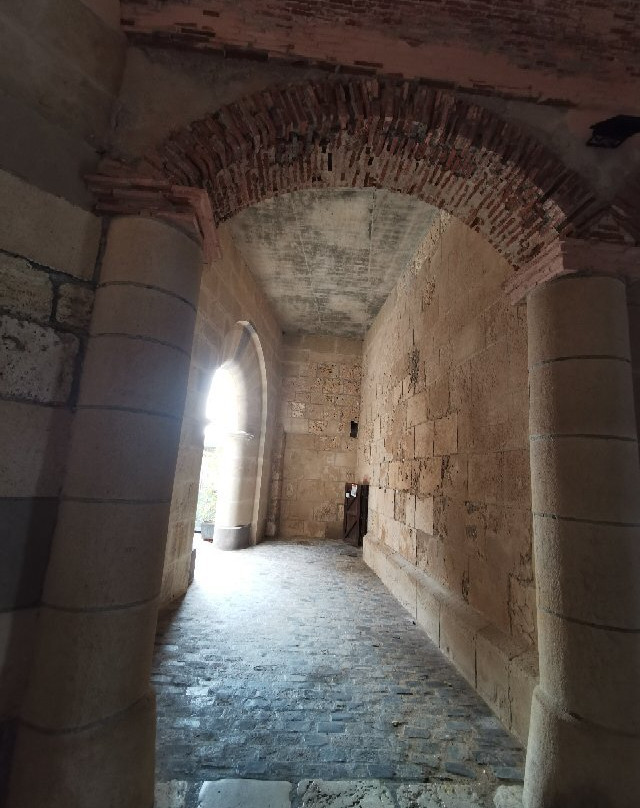 Puerta de Santiago-梅利利亚必去景点