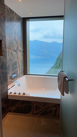 Bürgenstock Hotel & Alpine Spa-浴室