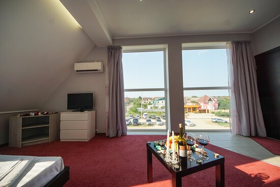 Undersun Hotel Tri Morya主图