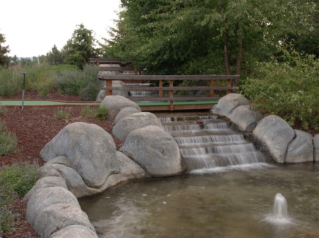 Riverside Greens-La Grande必去景点