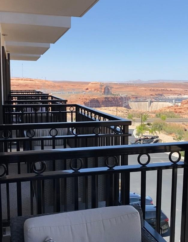 佩吉智选假日酒店-鲍威尔湖区主图