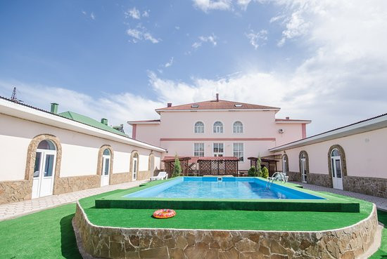 Admiral-Club Guest House