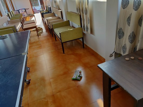 卡纳塔尔隐居酒店主图