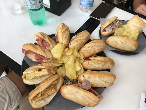 100 Montaditos