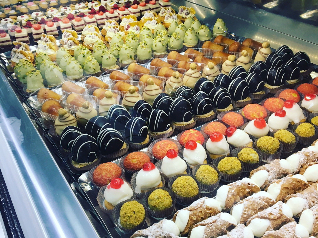 Ferriera餐馆和美食-Bar Pasticceria Dei Fratelli Introvaia snc