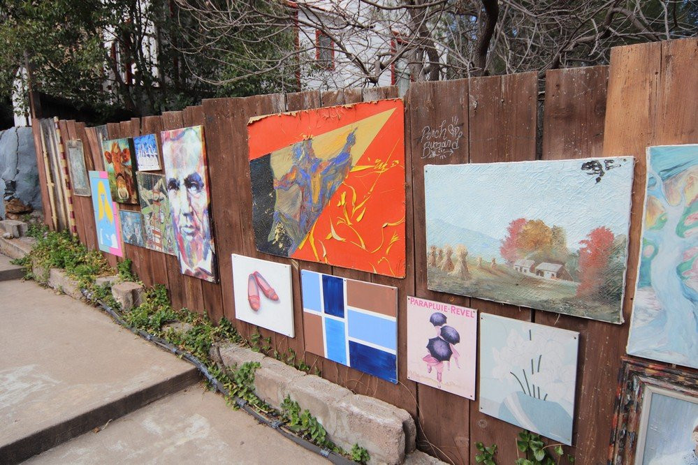 Bisbee Pop-Up Art Gallery Colors Forgotten Corridor景点图片