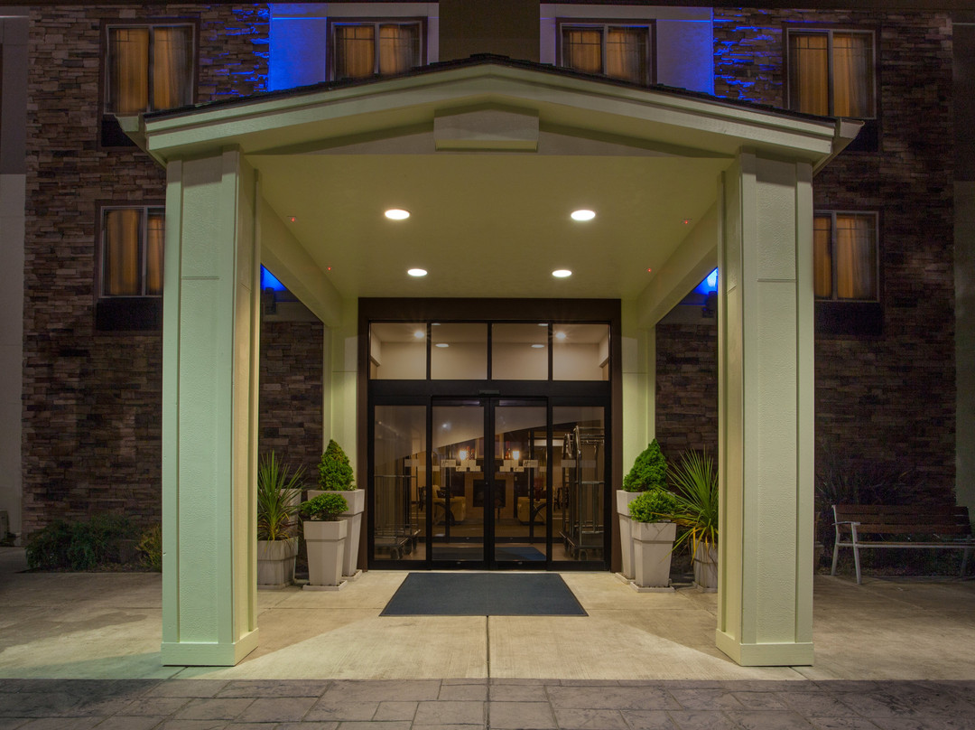 Holiday Inn Express & Suites Newport by IHG主图