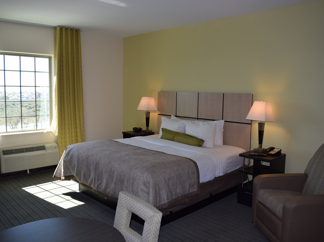 莫纳汉斯坎德伍德套房酒店主图