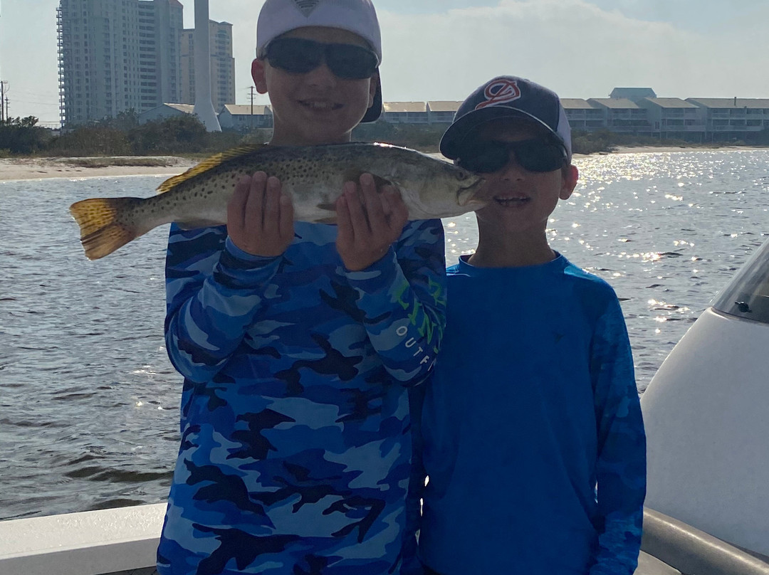 Showintail Inshore Charters Of Navarre Florida-纳瓦拉必去景点