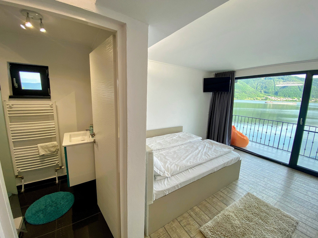 NOAH river house主图