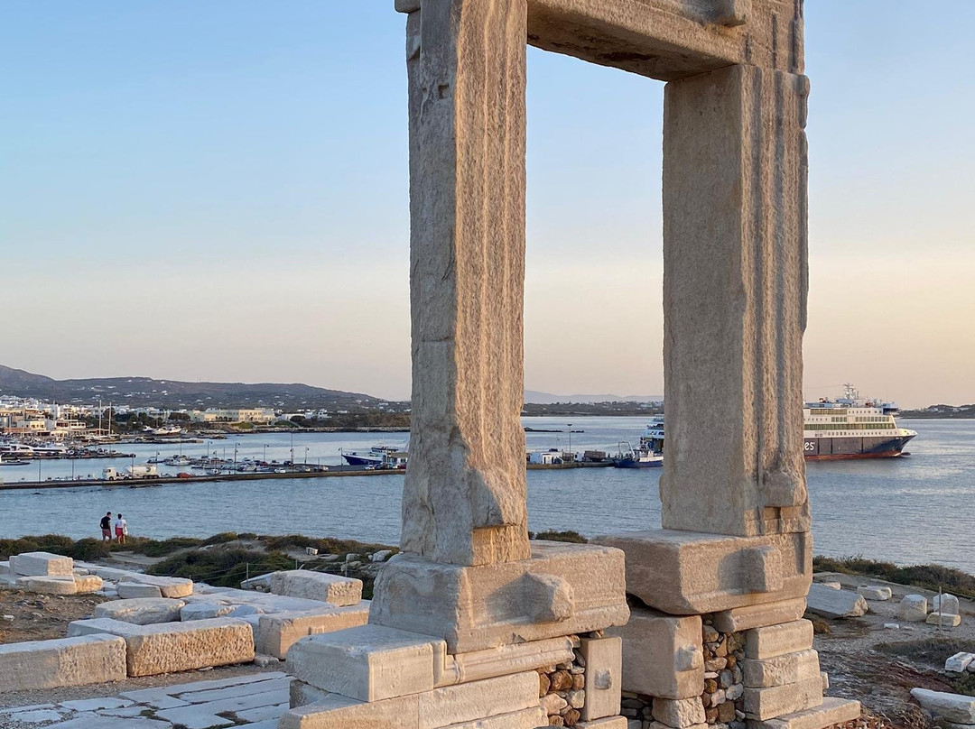 The Temple of Apollo – Portara景点图片