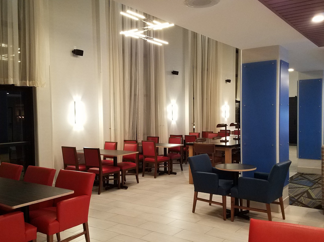 Holiday Inn Express & Suites Phoenix - Glendale Sports Dist By IHG主图