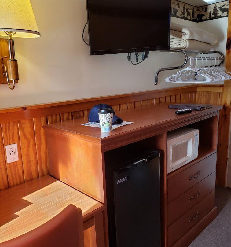 Alpine Country Inn & Suites主图