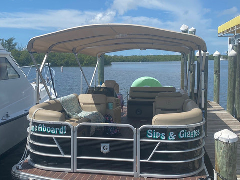 SWFL Party Pontoon-迈尔斯堡海滩必去景点