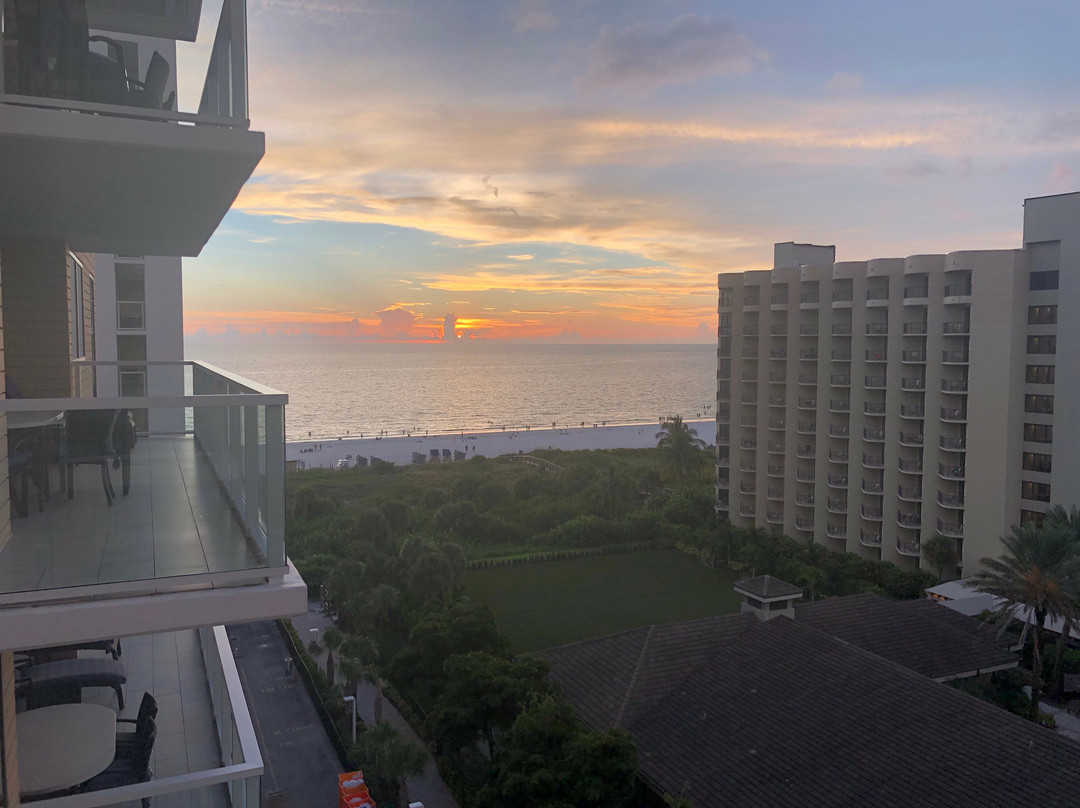 水晶海岸万豪酒店主图