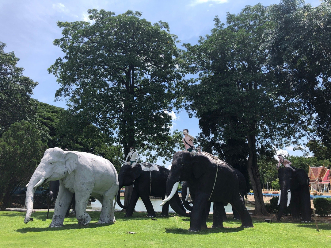 Phraya Surin Pakdee Srinarong Jangwang (Pum) Monument景点图片