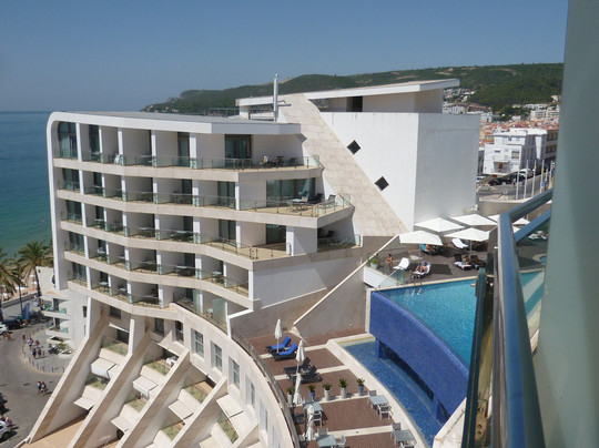 Sesimbra Oceanfront Hotel主图