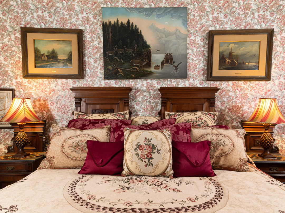 The Dempsey Manor B&B主图