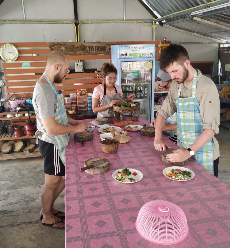 Enjoy Thai Cooking with Ton-奥南必去景点