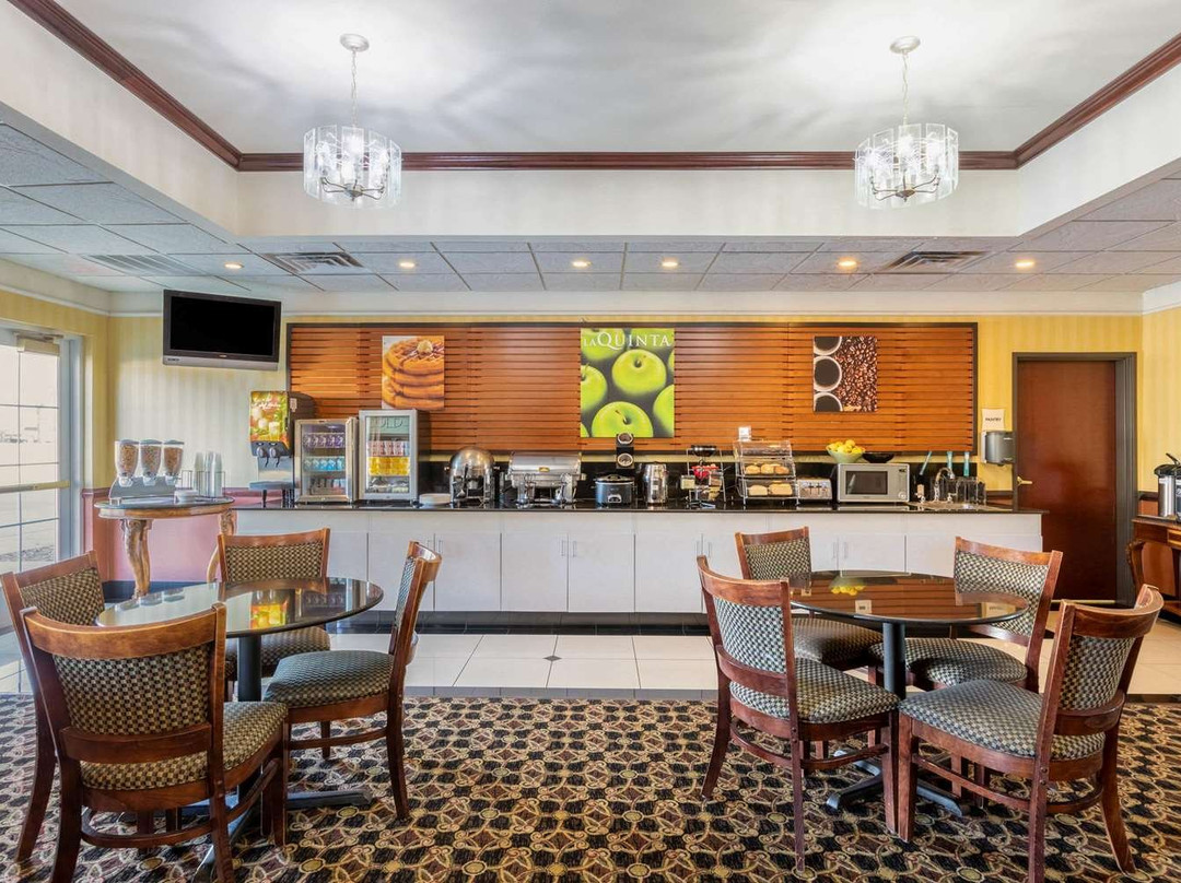 La Quinta Inn & Suites by Wyndham Dodge City主图