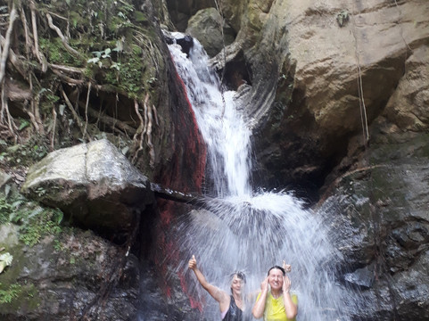 Cascada el Encanto