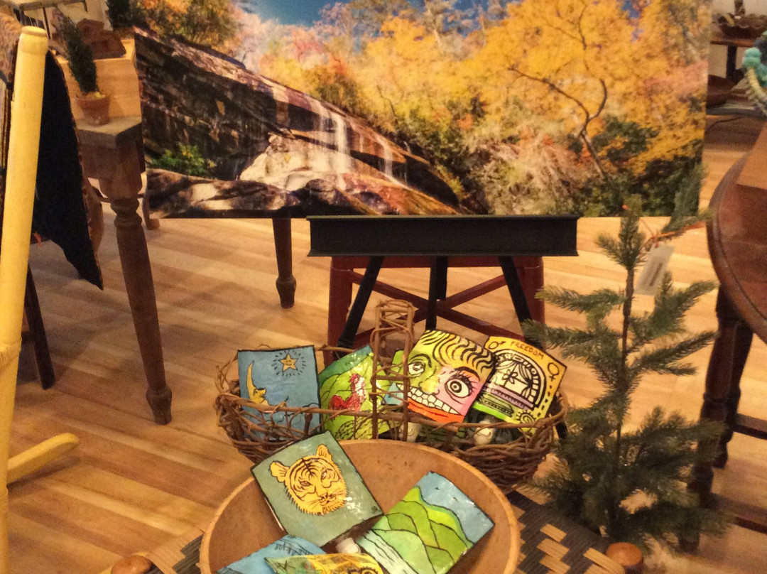 Firefly Craft Gallery-Flat Rock必去景点