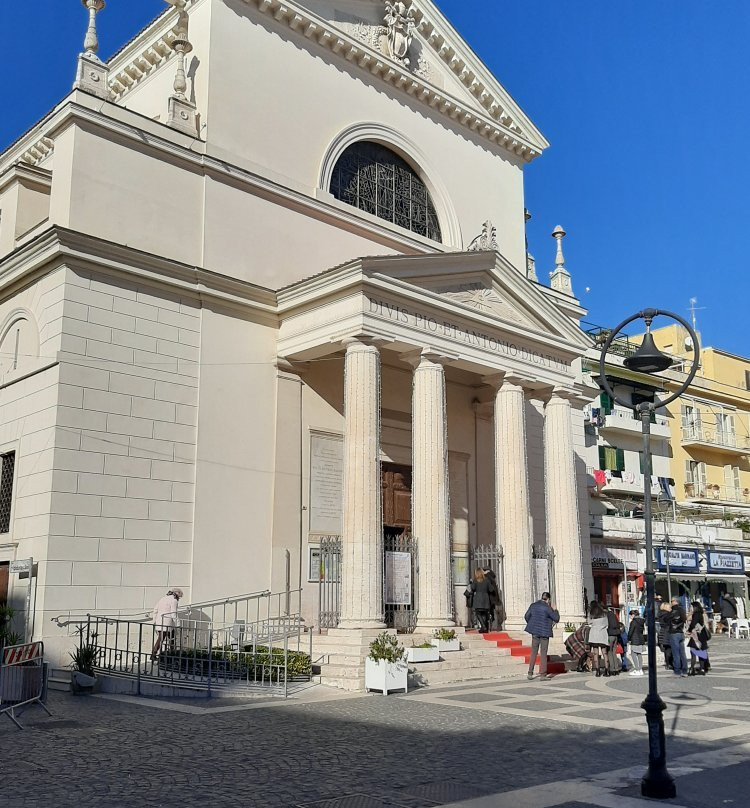 Chiesa dei Santi Pio e Antonio-安济奥必去景点