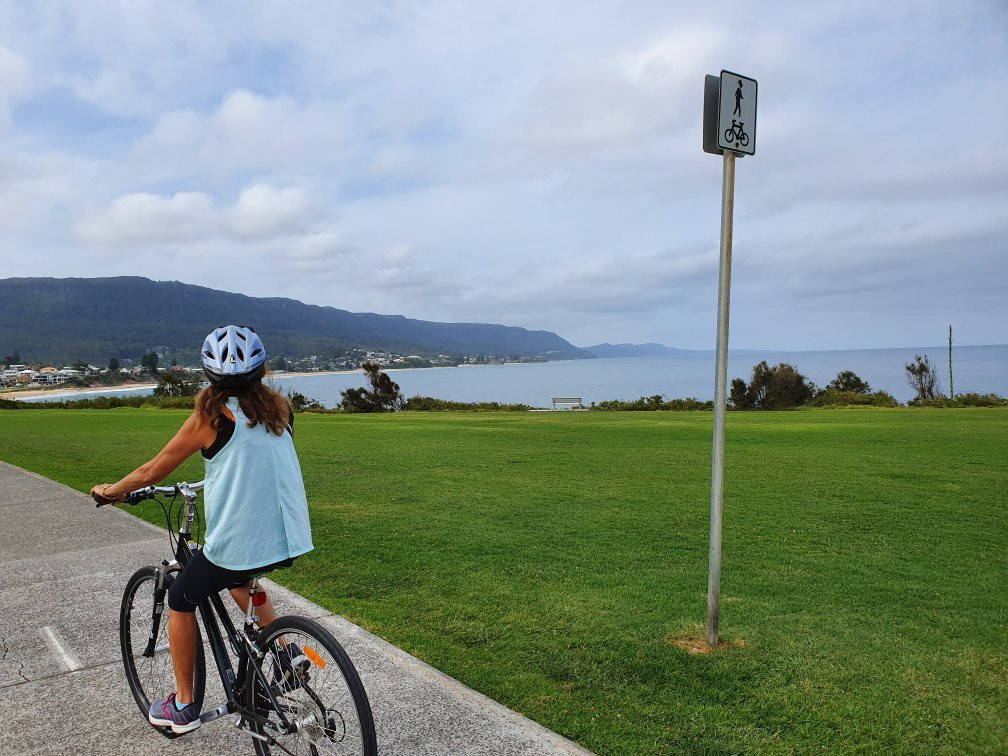 Wollongong To Thirroul Bike Track景点图片