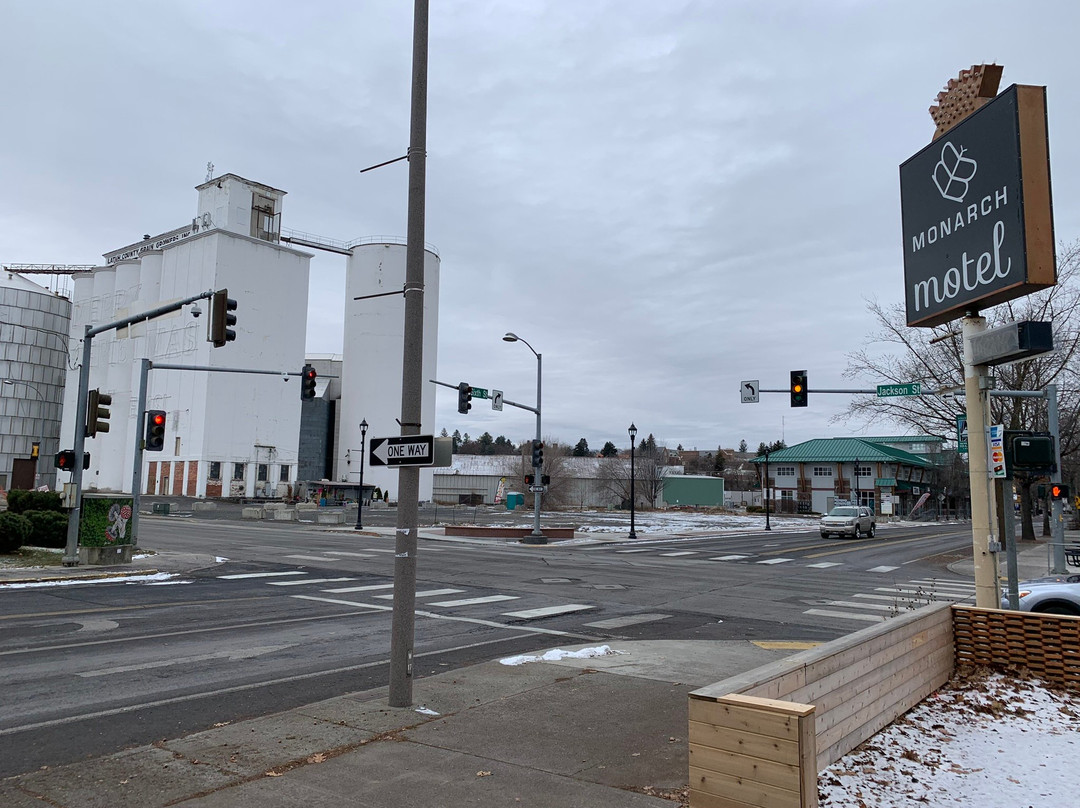 Monarch Motel主图