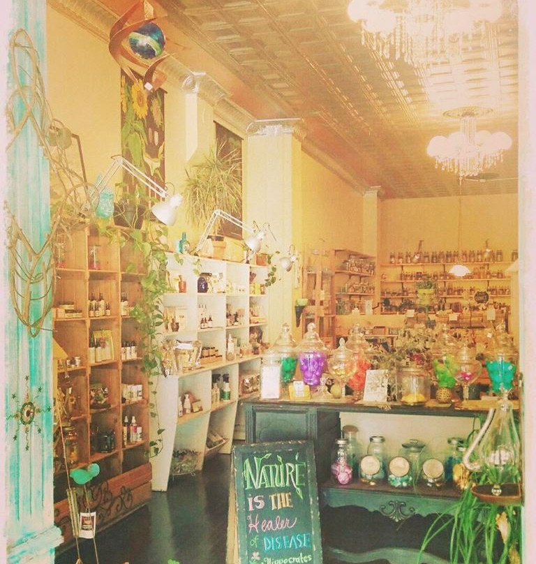 Under The Elder Tree Apothecary & Healing Arts-Wheeling必去景点