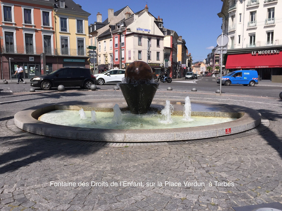 Fontaine des Droits de l'Enfant-塔布必去景点