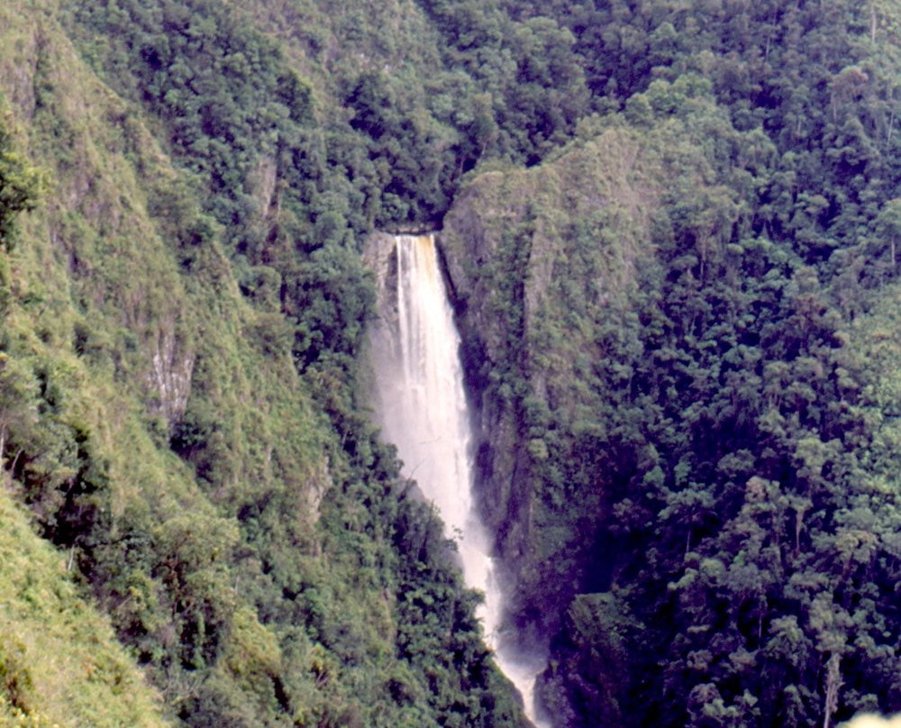Salto de Bordones-Isnos必去景点