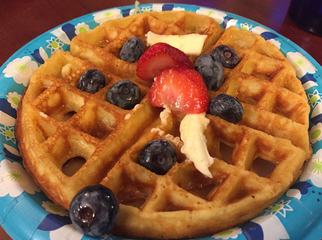 East Hills Inn & Suites主图