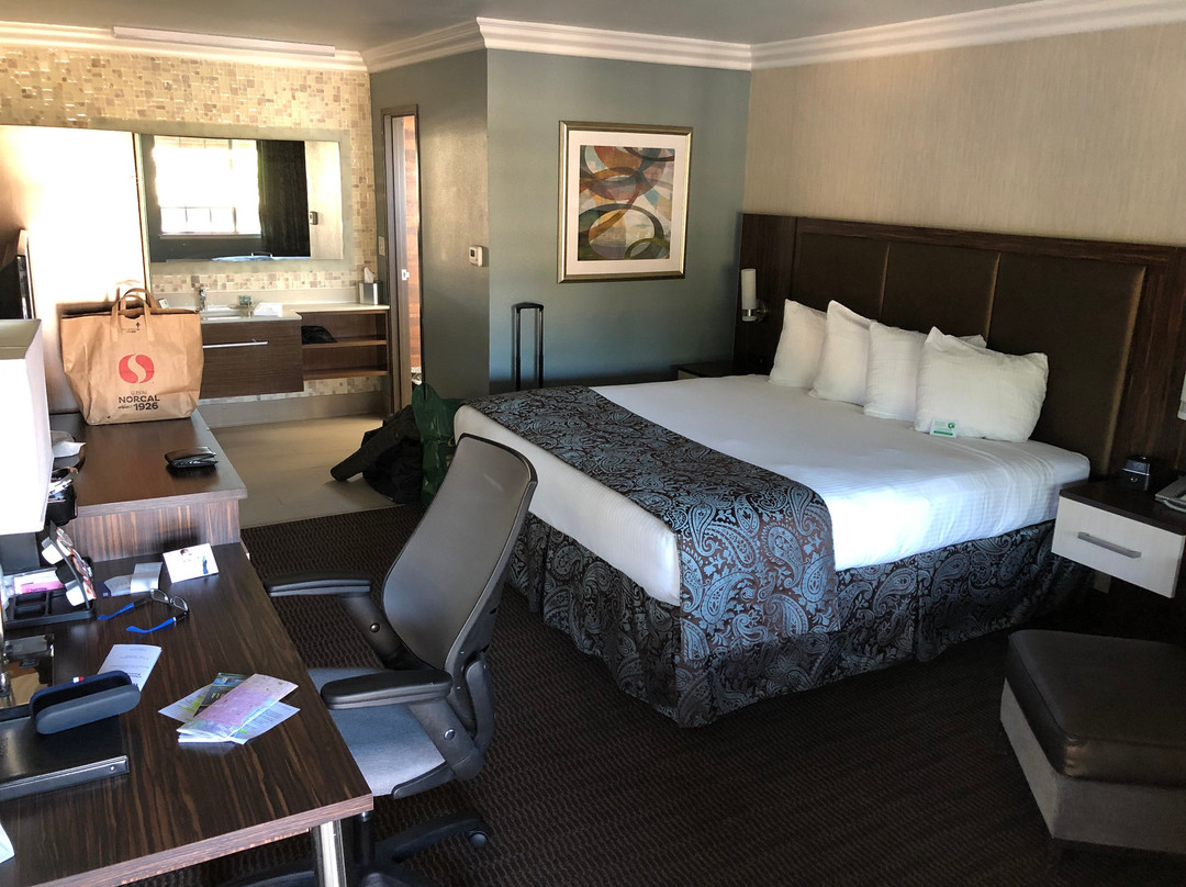 圣克拉拉华美达旅店主图