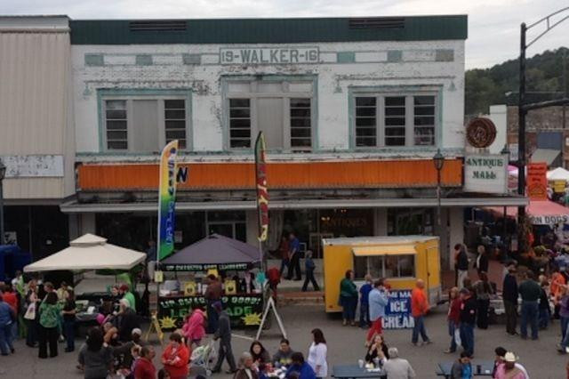 Altoona旅游景点-Olde Walker Drug Store Antique Mall