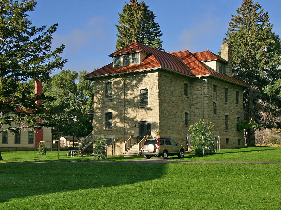 Fort Yellowstone Historic District景点图片