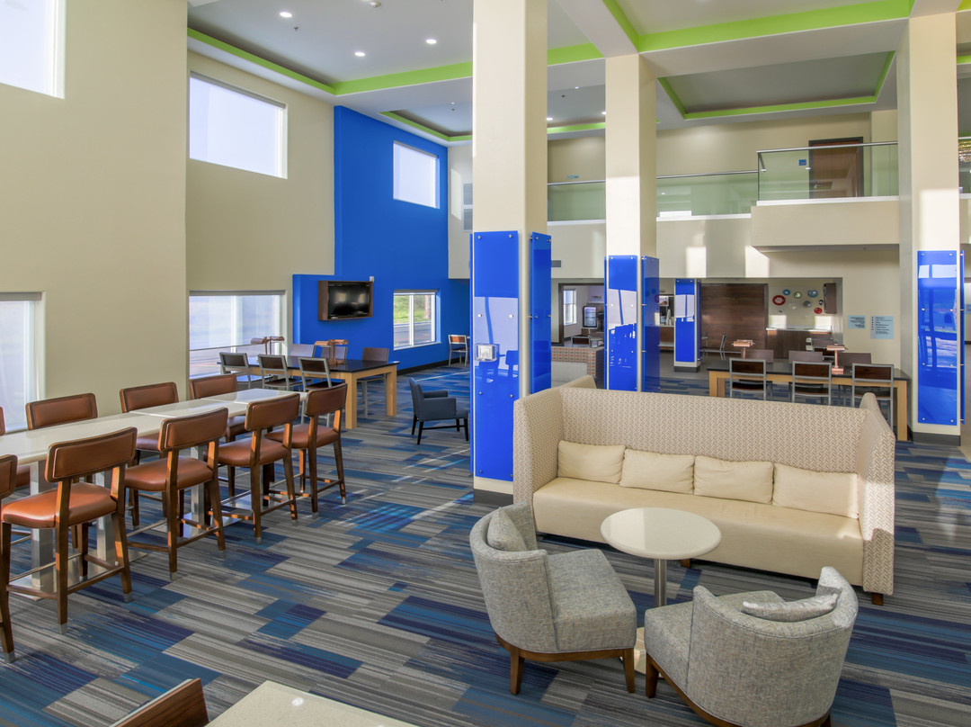 Holiday Inn Express & Suites Raymondville By IHG主图
