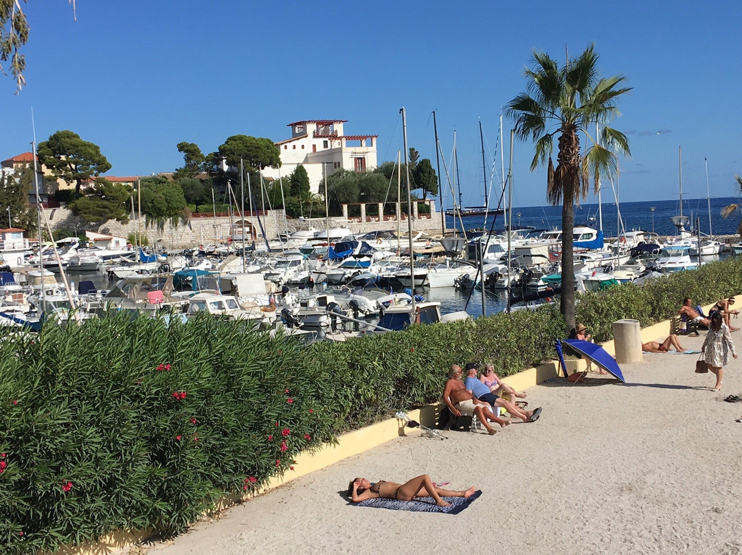 Plage-Port des Fourmis-波琉索梅尔必去景点