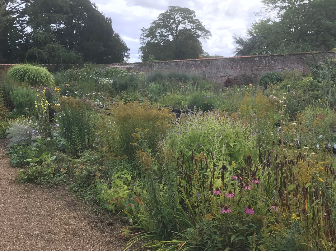 West Acre Gardens景点图片