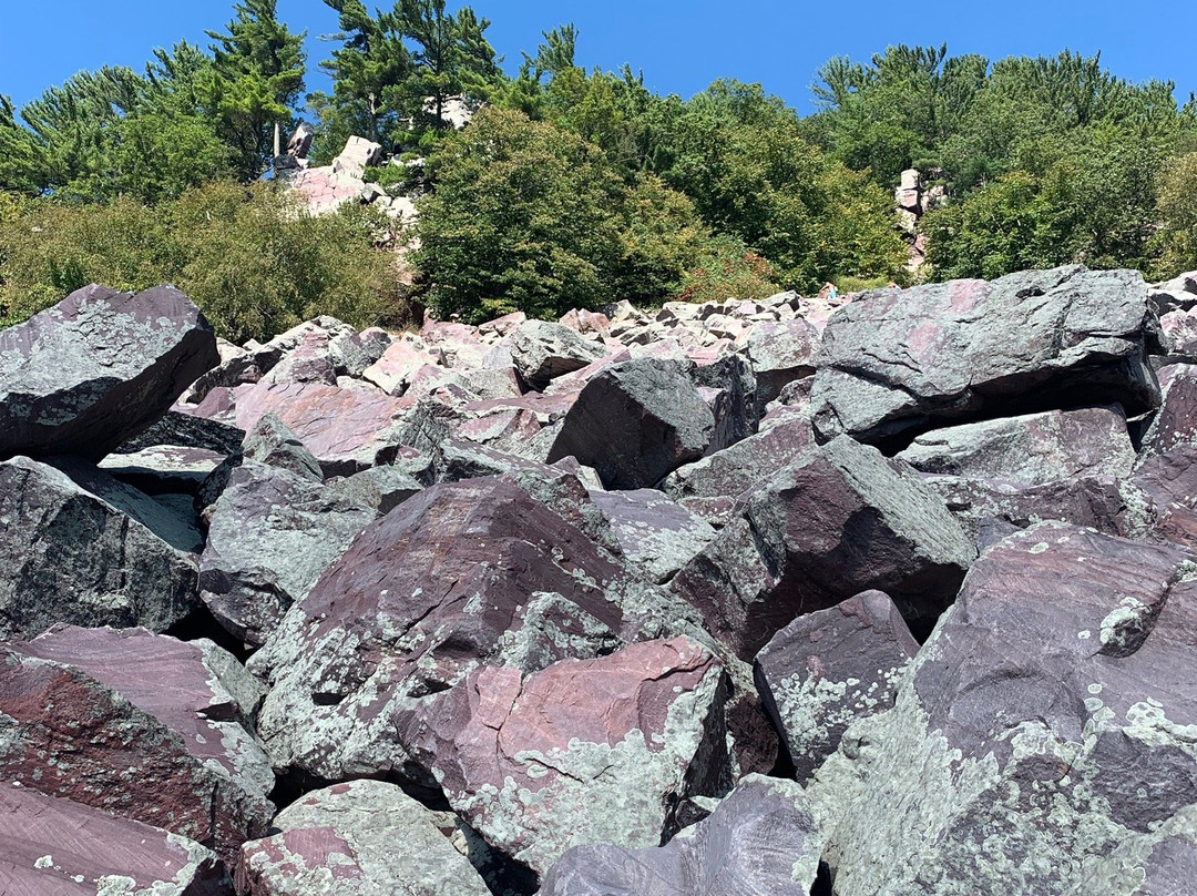 Balanced Rock-巴拉布必去景点